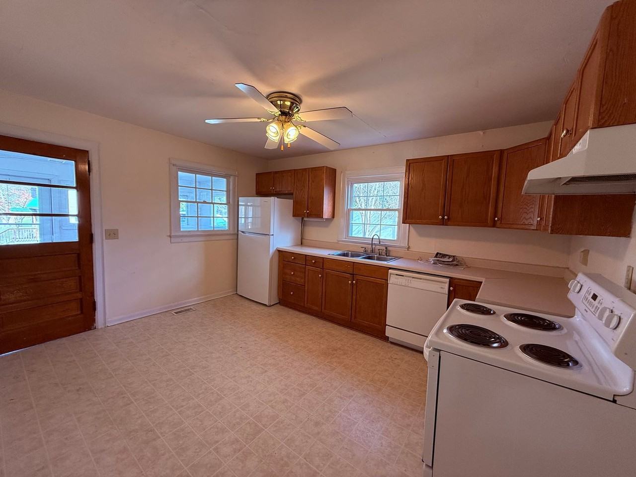 1617 Kennedy Ave - Photo 6 of 14