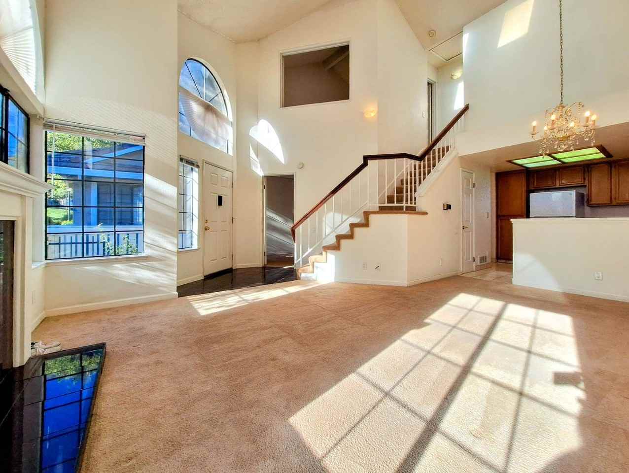 2726 Buena View Ct - Photo 2 of 38