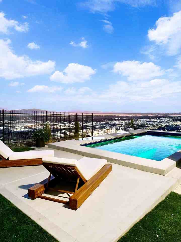 Pet-Friendly, Modern & Spacious 3-Bedroom Loft in North Salt Lake – Fully Furnished! - Photo 3 of 32