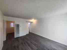 featured image of 10309 S Inglewood Ave