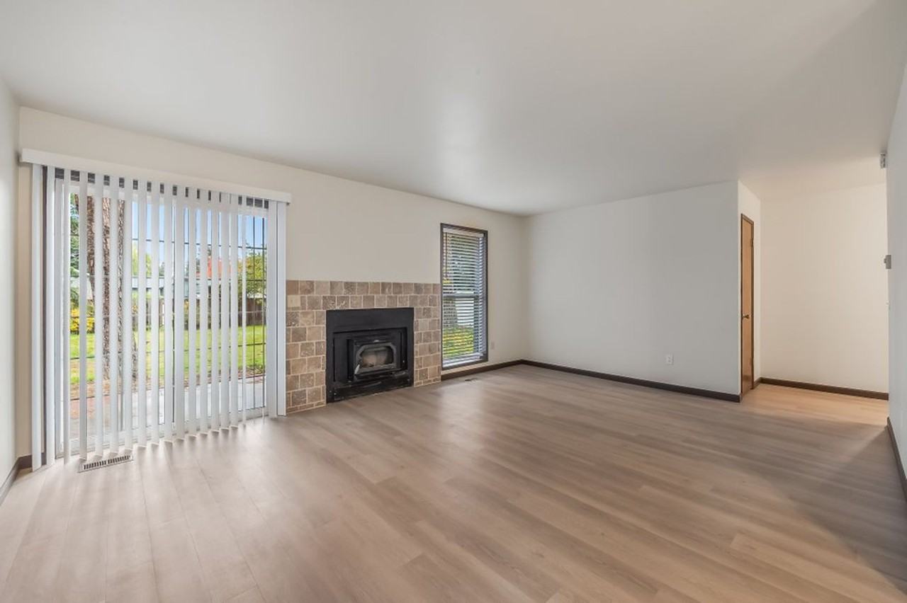 730 E Gregory Ln - Photo 6 of 21