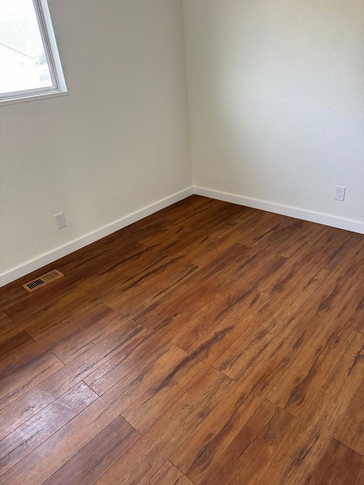 576 S 330 E American Fork, UT 84003 - Photo 3 of 33