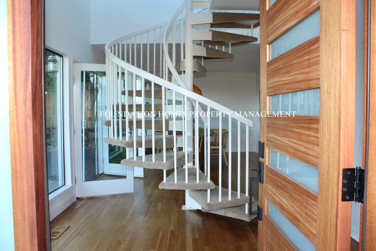 200 Stuyvesant Dr - Photo 3 of 30