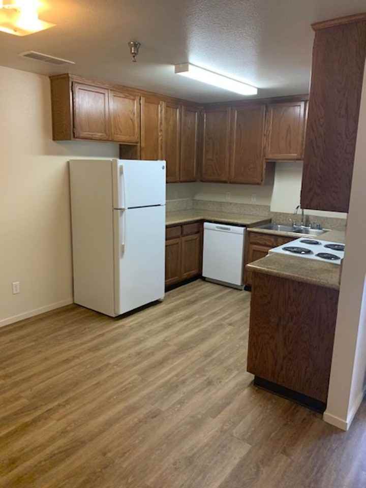 1970 Willowbrook Dr - Photo 3 of 21