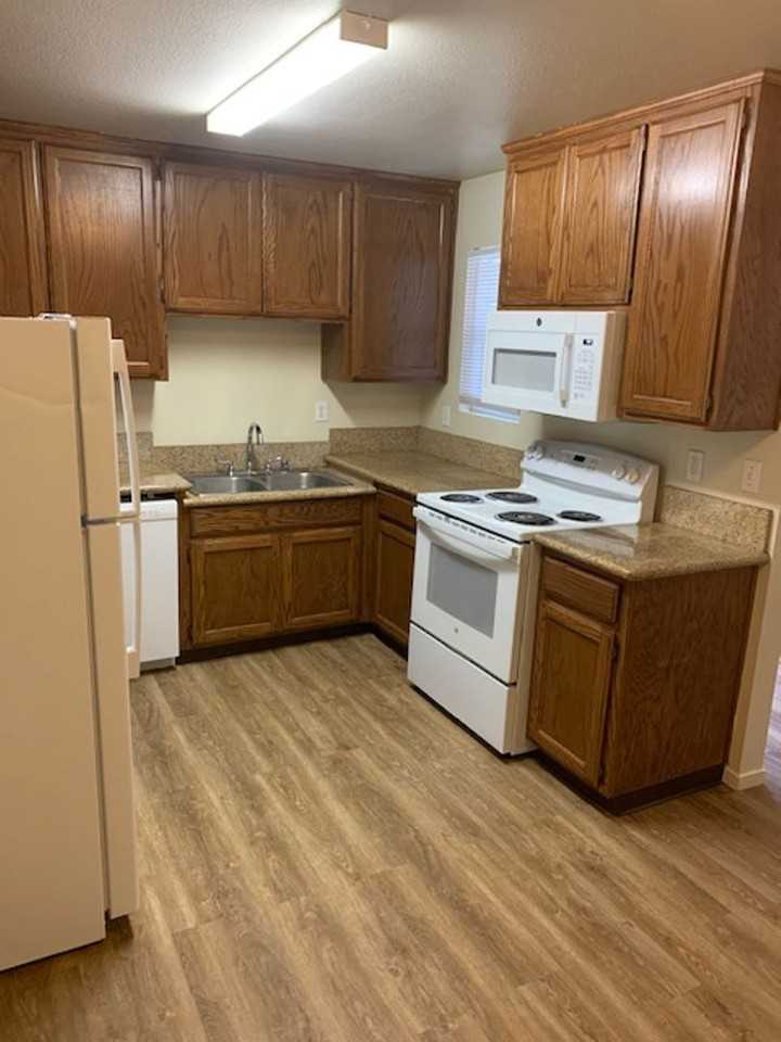 1970 Willowbrook Dr - Photo 4 of 21