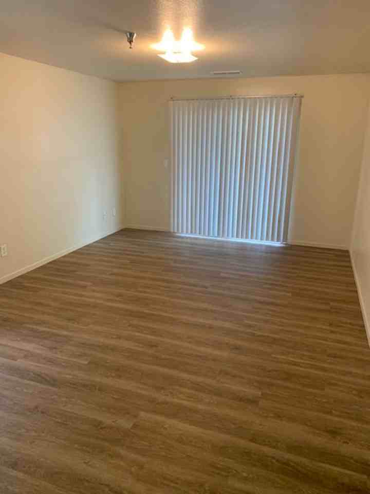 1970 Willowbrook Dr - Photo 5 of 21