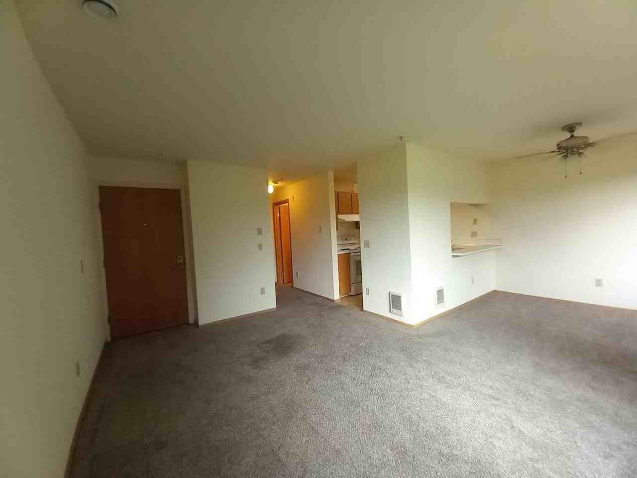 English Gardens Apartments - Photo 4 of 21