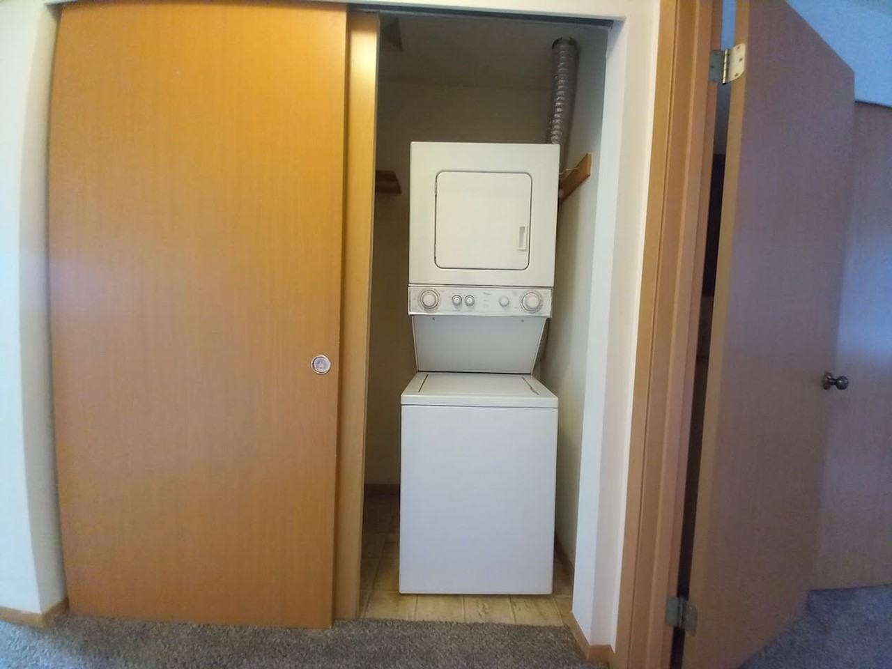 English Gardens Apartments - Photo 7 of 21