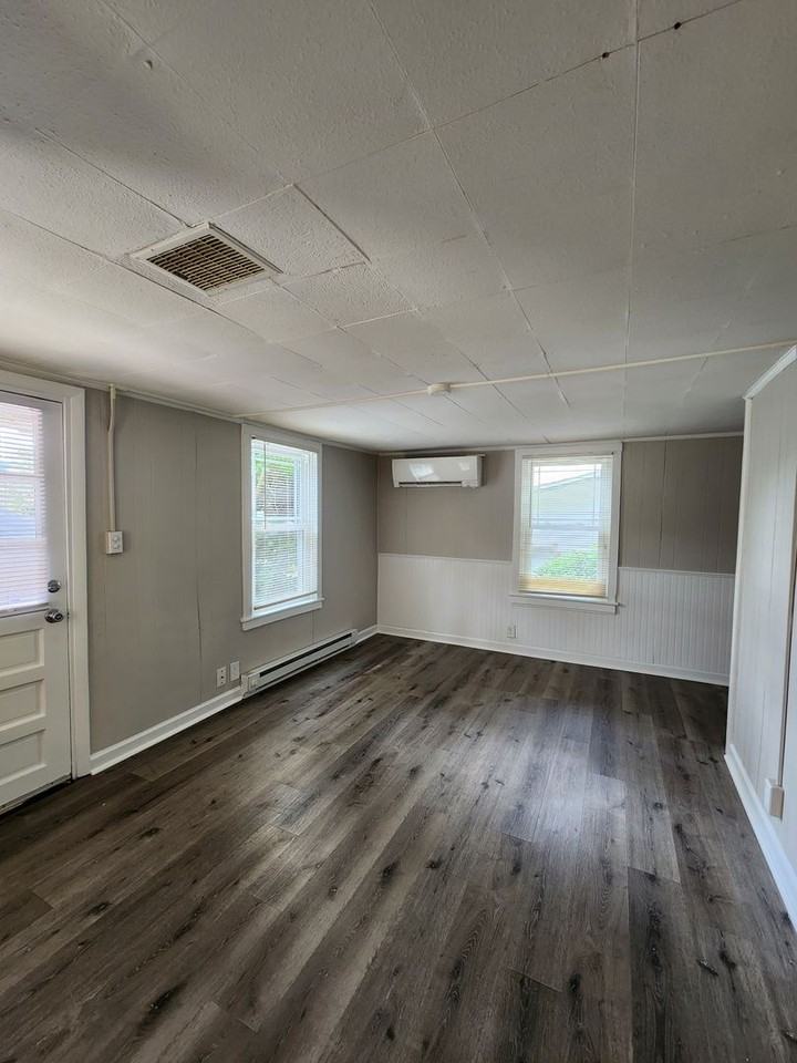 129 Dodge St - Photo 5 of 12