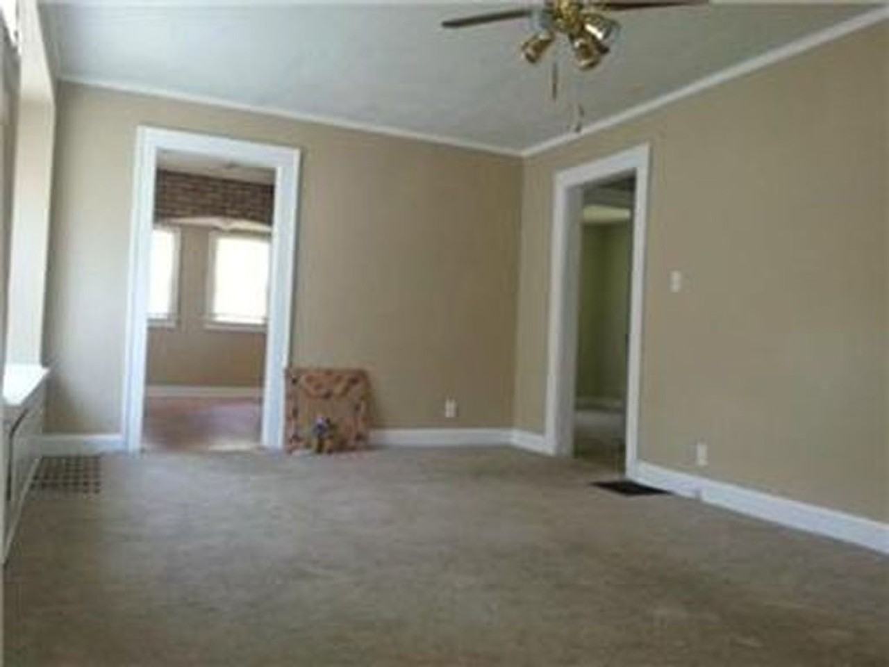 3238 Webster Ave - Photo 5 of 11