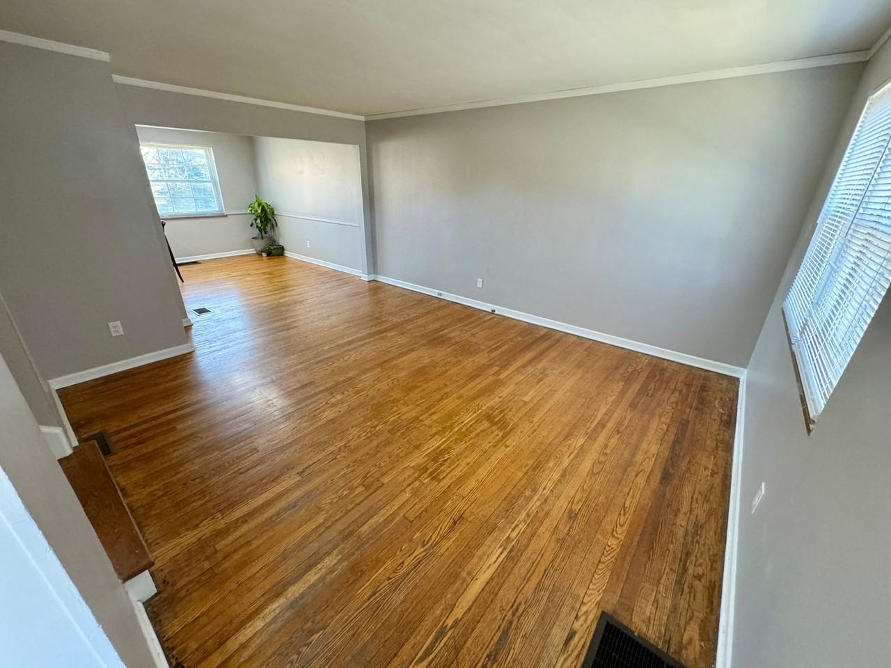 1139 Bellows Ave - Photo 3 of 41