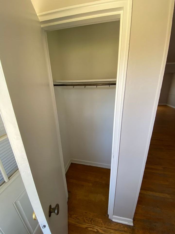 1139 Bellows Ave - Photo 4 of 41
