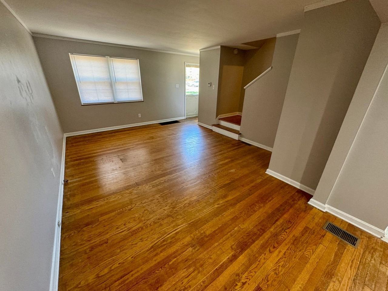 1139 Bellows Ave - Photo 5 of 41