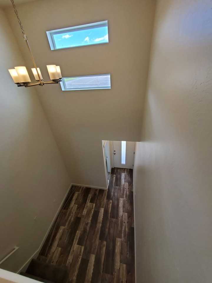 1124 Tulip Dr - Photo 5 of 27