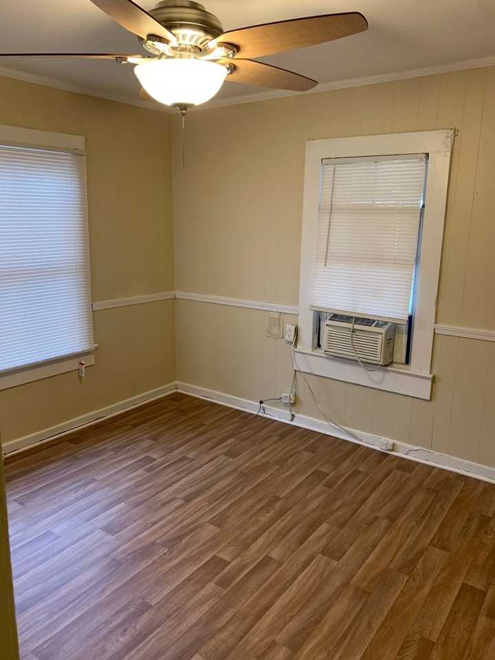 309 E Cedar St - Photo 4 of 8