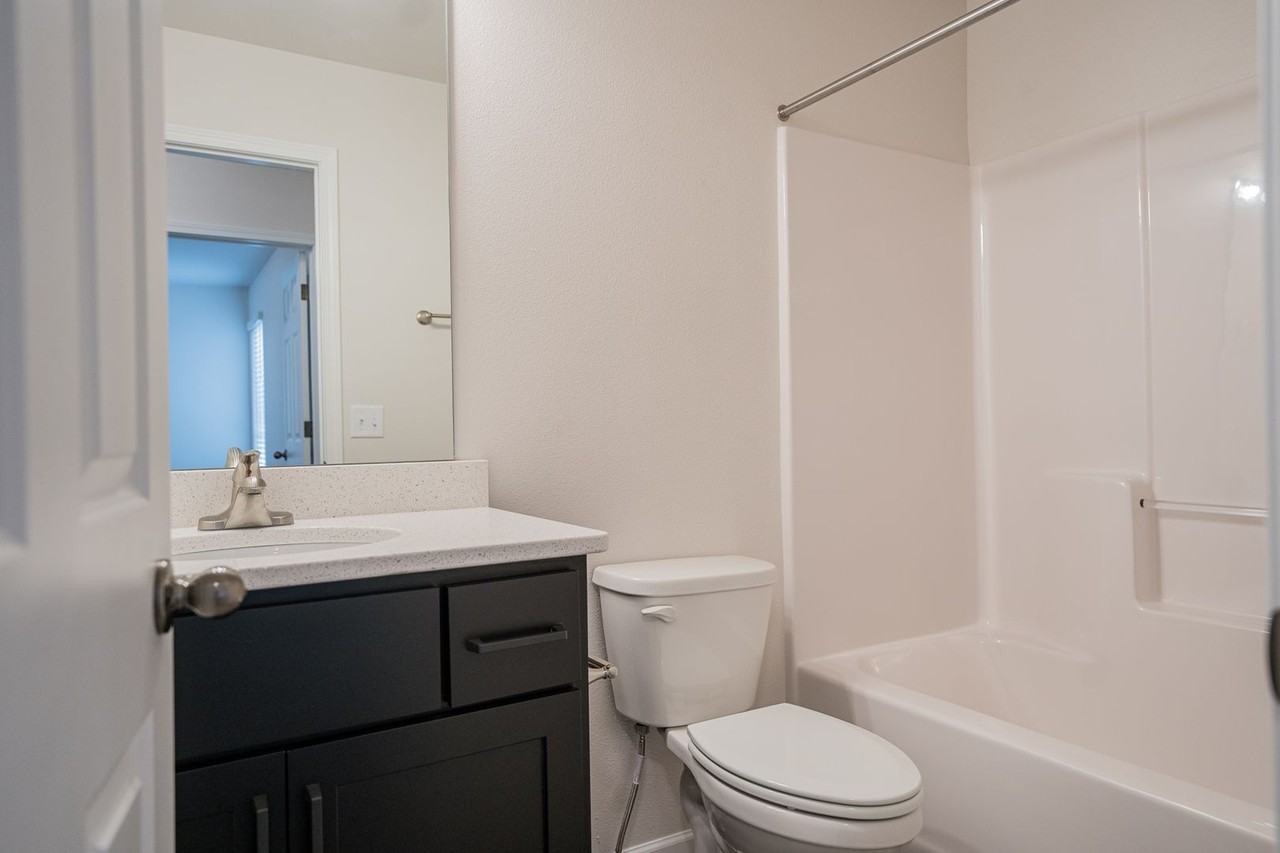 3810 Lillian Ct - Photo 6 of 18