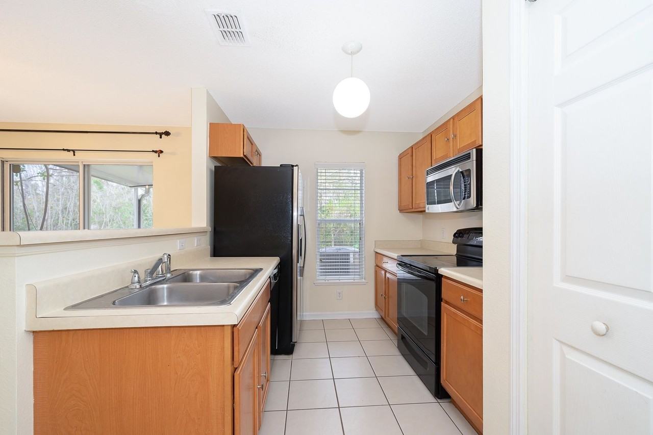 2720 Merrieweather Ln - Photo 5 of 31