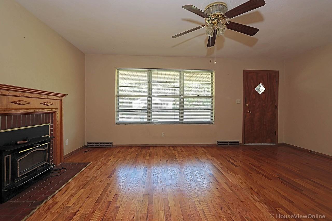 1301 Bertling Street - Photo 3 of 22