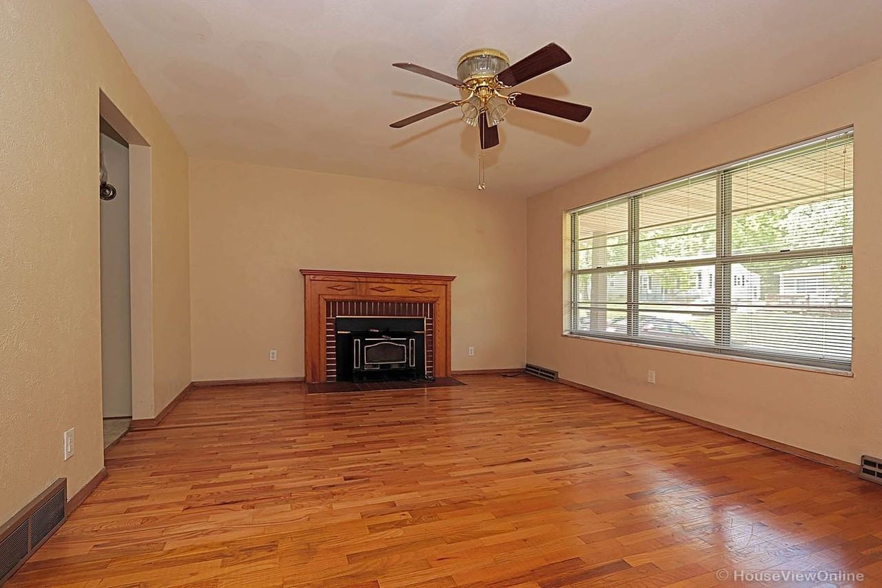 1301 Bertling Street - Photo 4 of 22