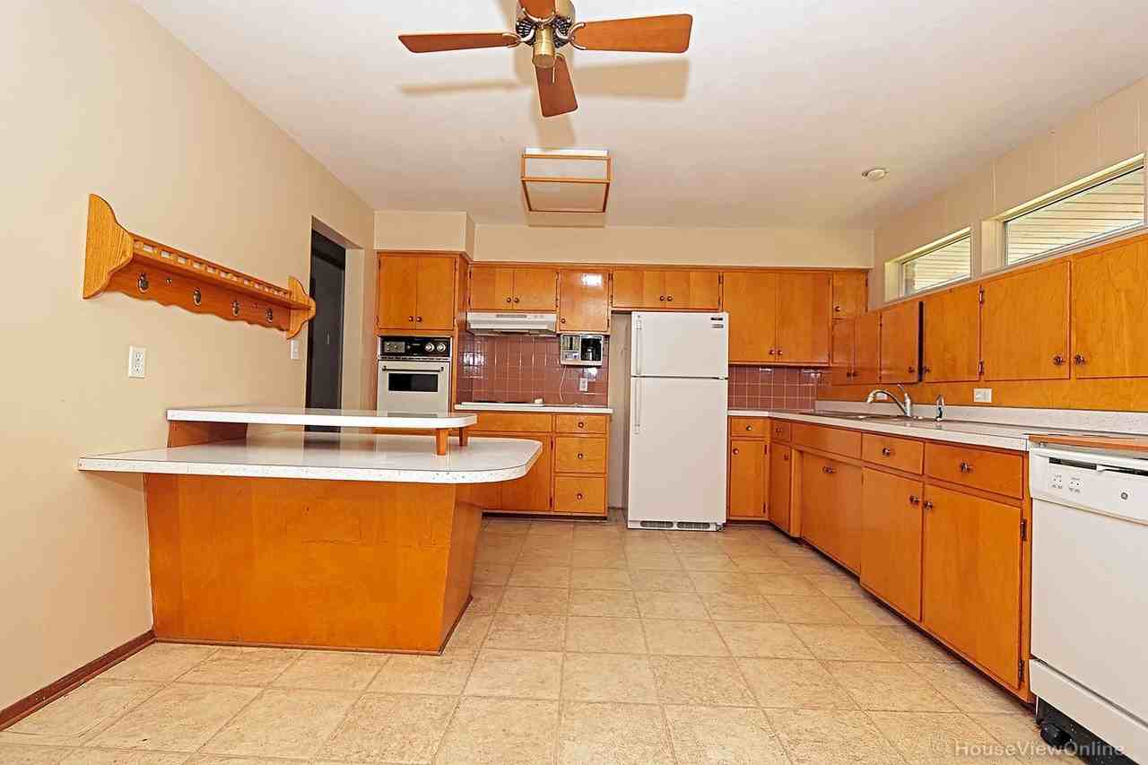 1301 Bertling Street - Photo 6 of 22