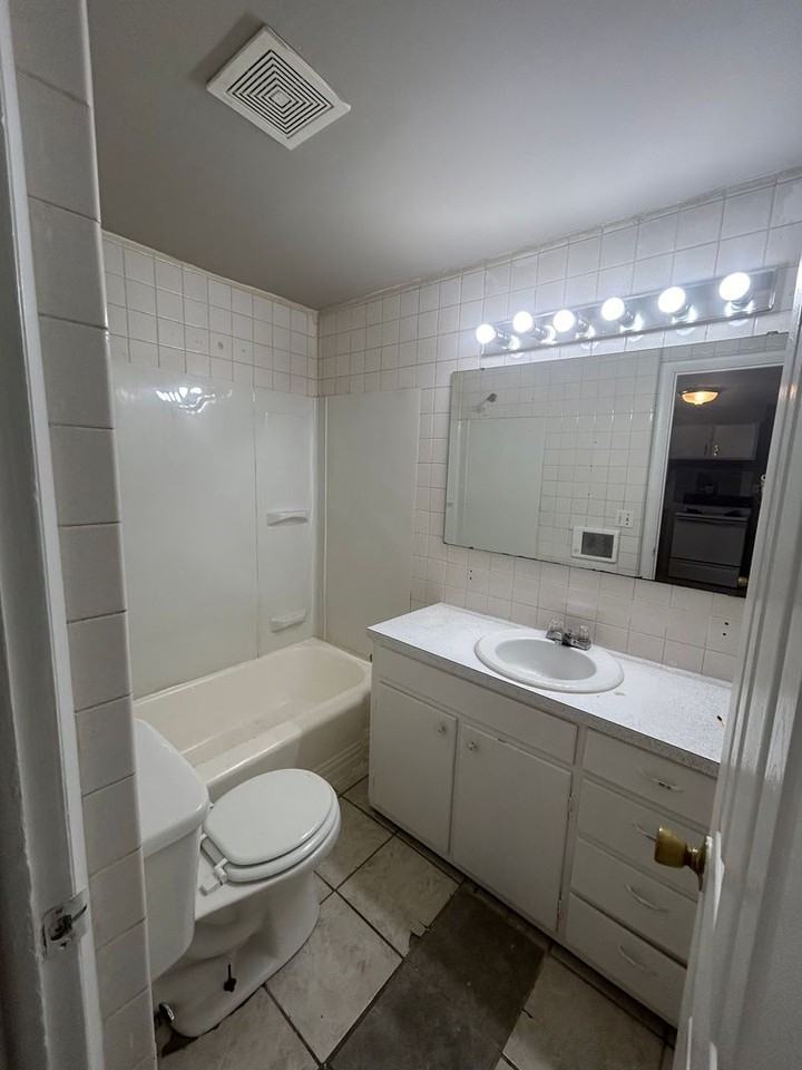 308 Kinnaird Ave - Photo 3 of 10