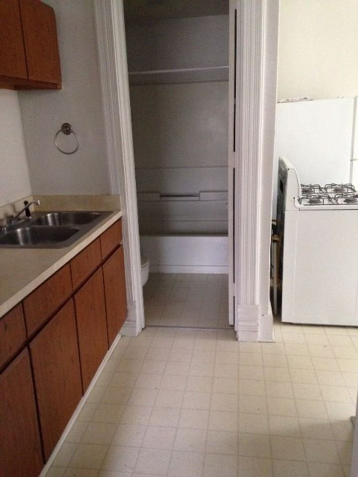 106 7th St - Photo 7 of 9