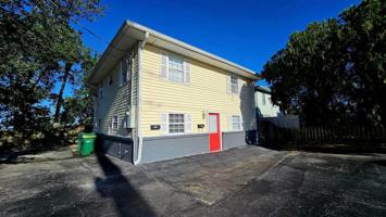 featured image of 802 Forrest Ave