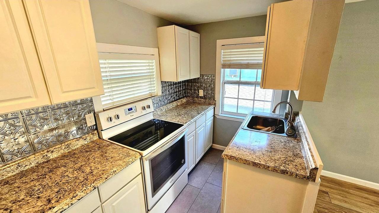 802 Forrest Ave - Photo 6 of 21