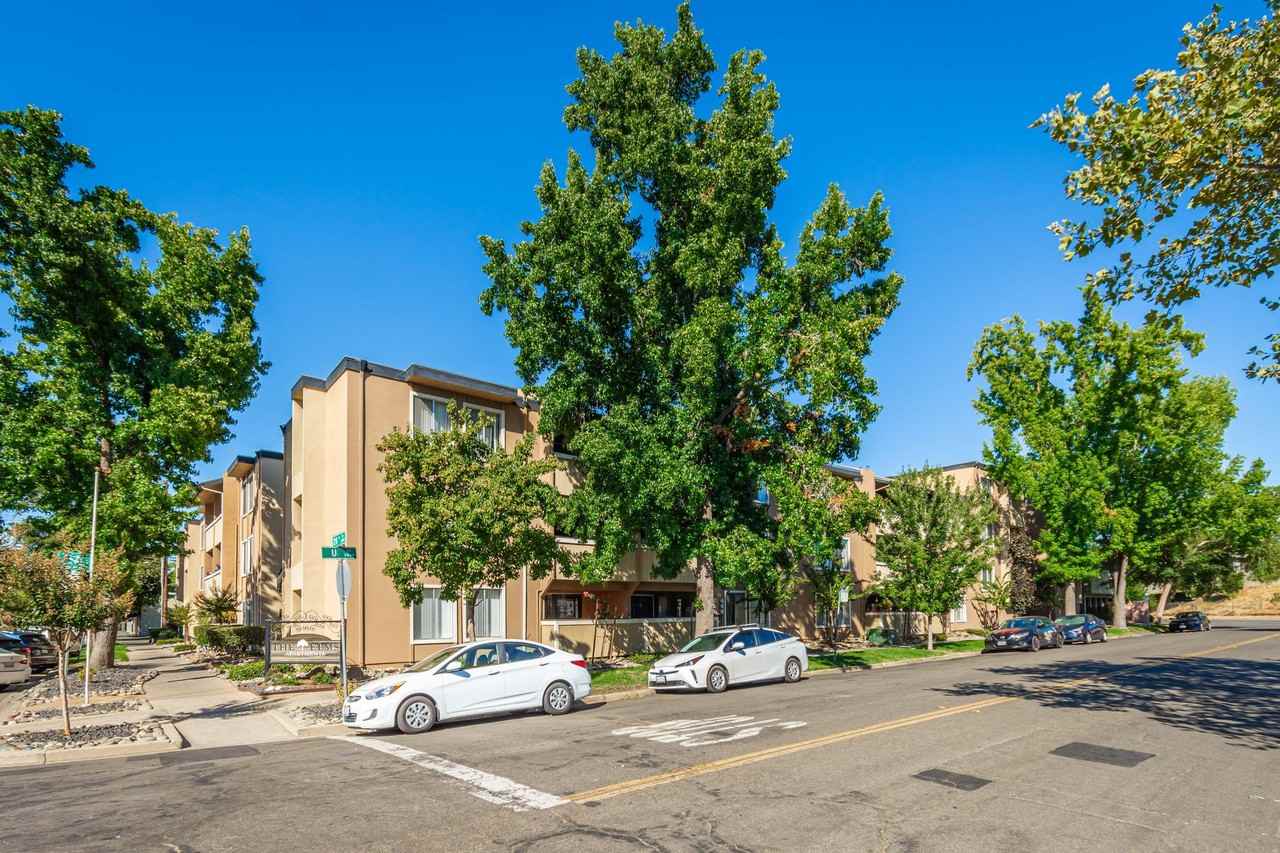 The Elms Apartments at 28th St - Photo 2 of 10