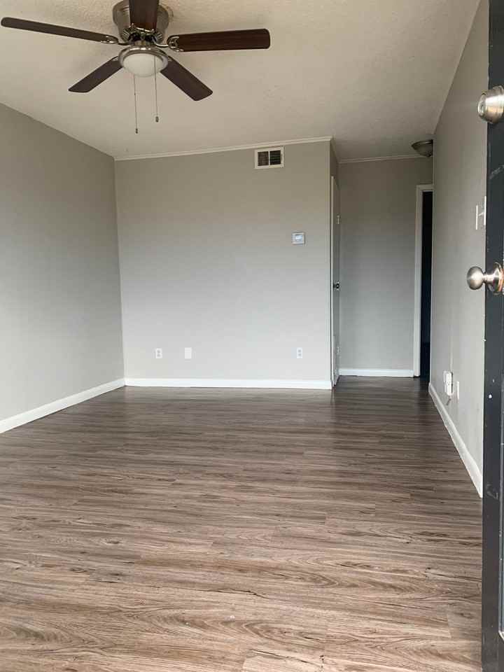 The Bluffs @ Central - Photo 5 of 23