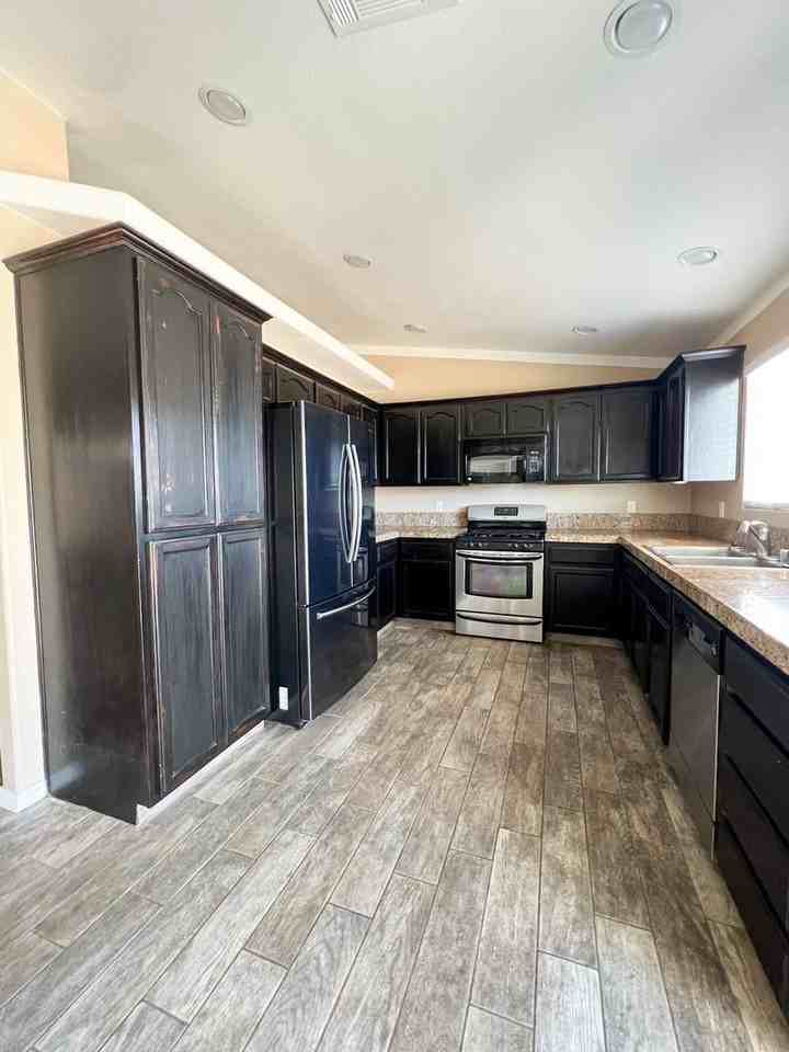 7400 Hermosa Ave - Photo 4 of 18