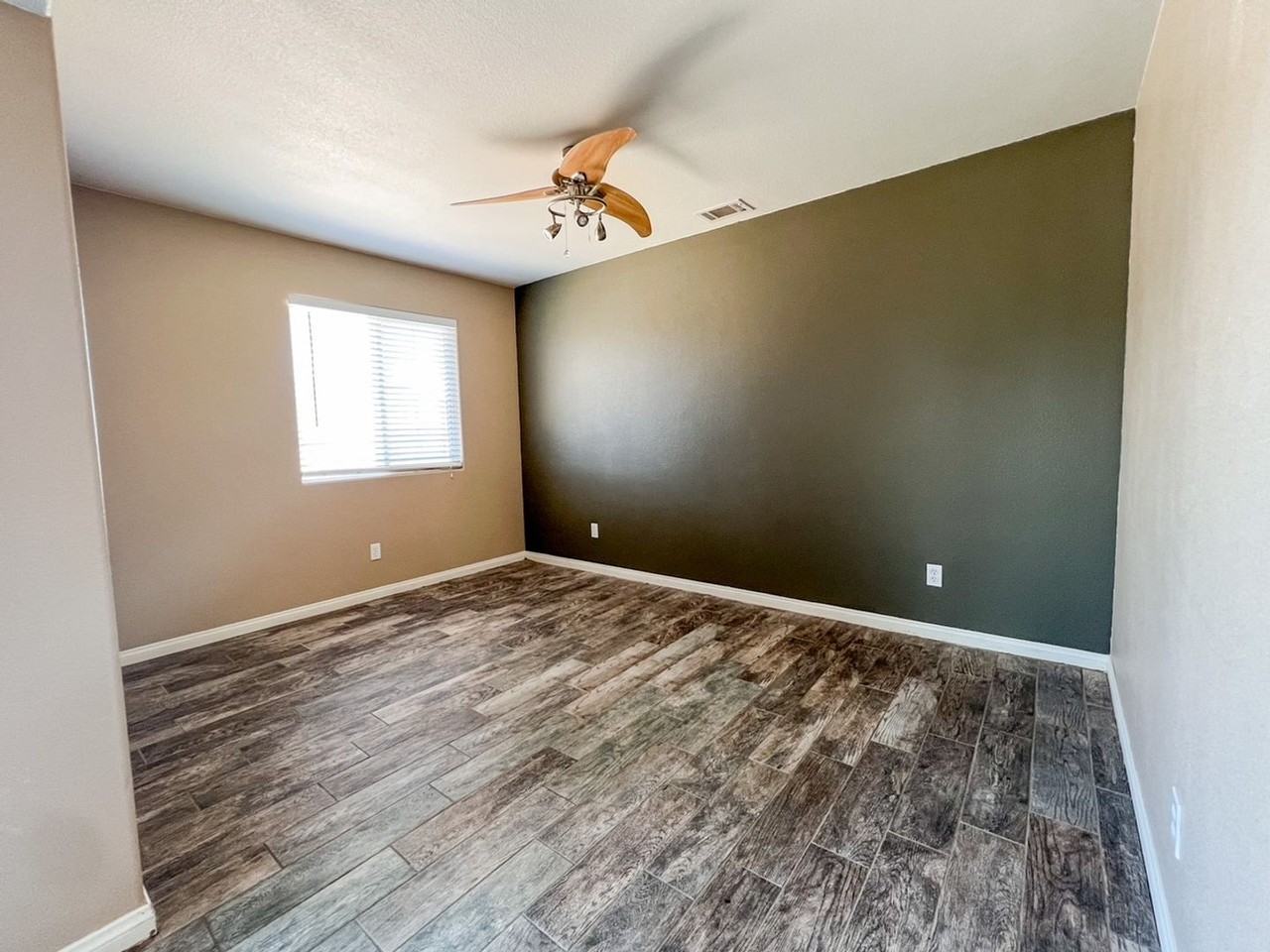 7400 Hermosa Ave - Photo 5 of 18