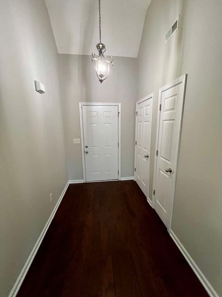 2681 Delong St - Photo 2 of 25