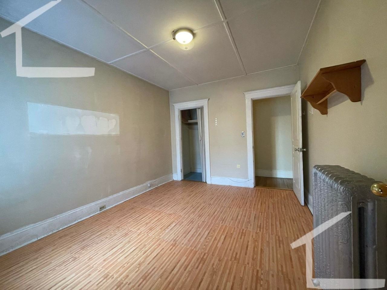 192 Kelton St - Photo 5 of 15