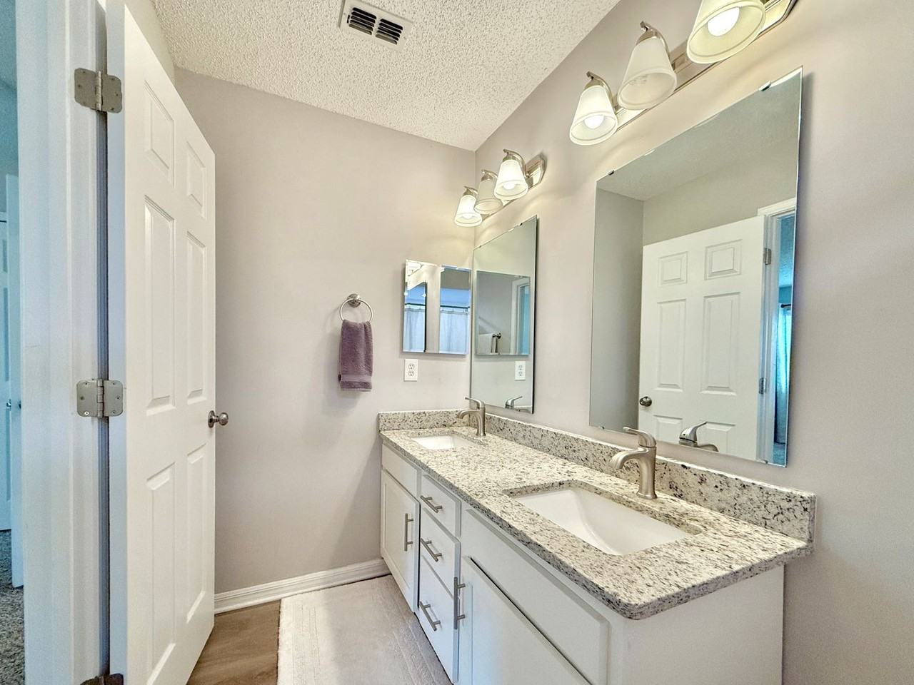 204 Windswept Cir - Photo 2 of 18