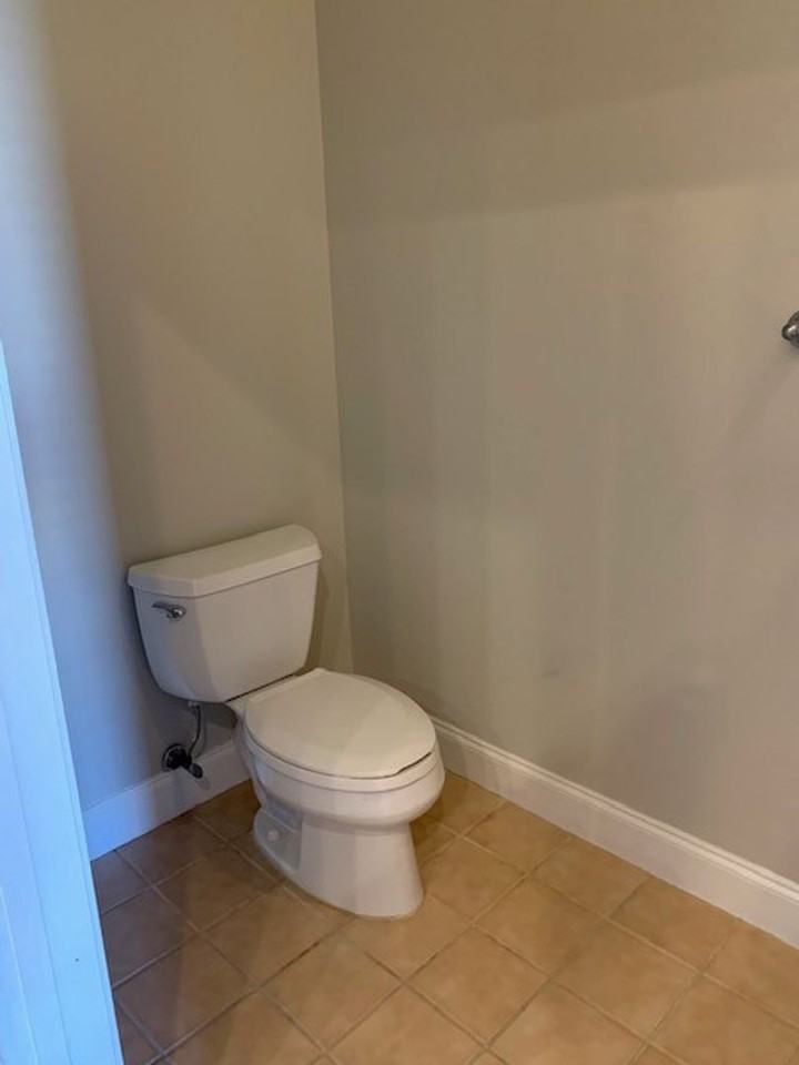 113 N Church St - Photo 3 of 19