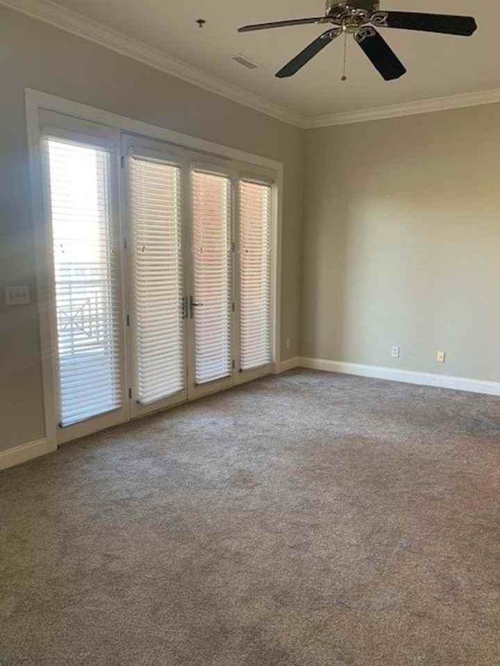 113 N Church St - Photo 5 of 19