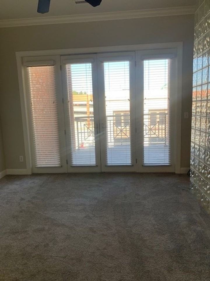 113 N Church St - Photo 6 of 19