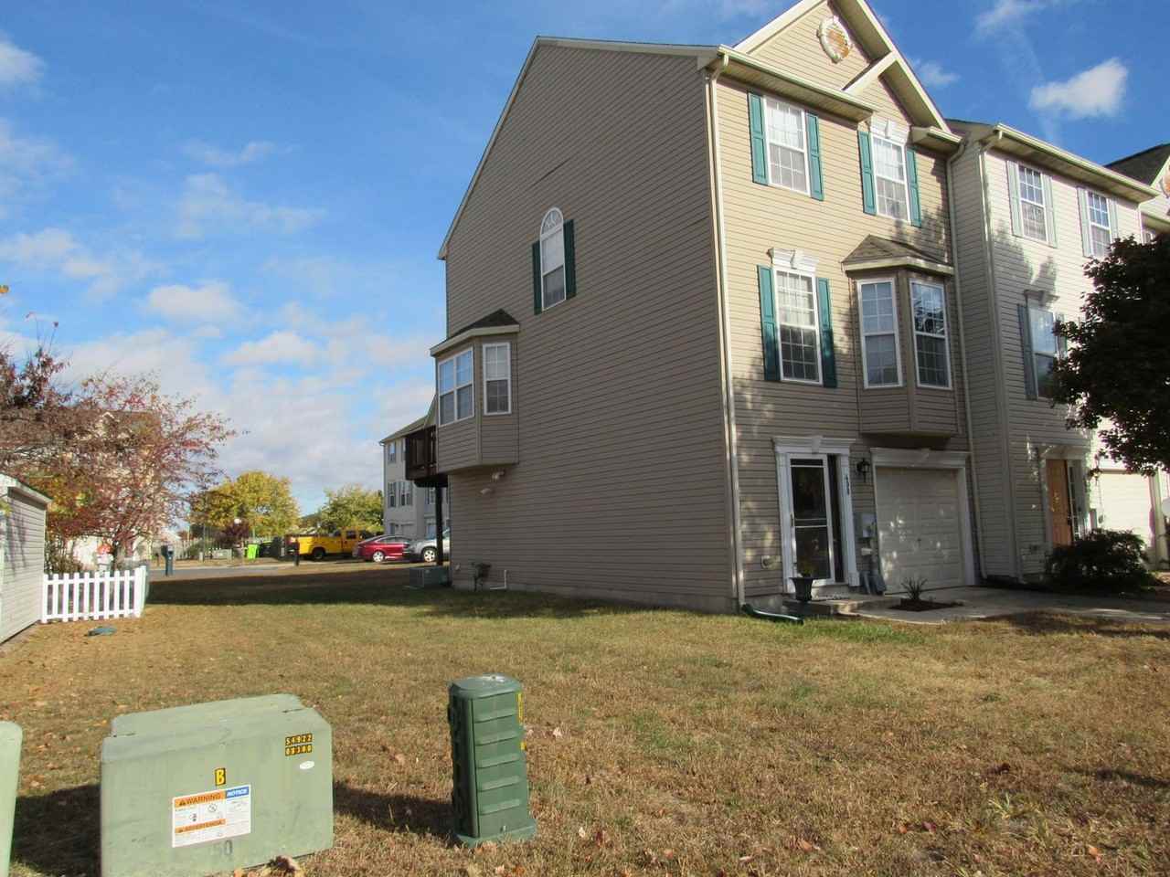 408 Main Sail Ln - Photo 2 of 32