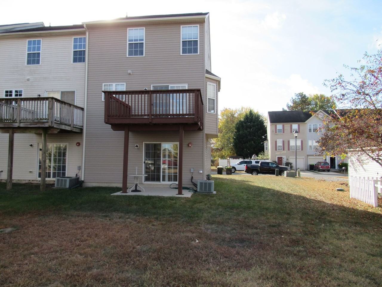 408 Main Sail Ln - Photo 3 of 32