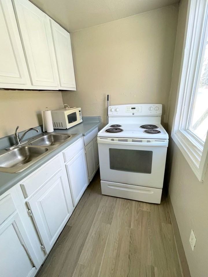 3506 Wyoming Drive - Photo 2 of 17