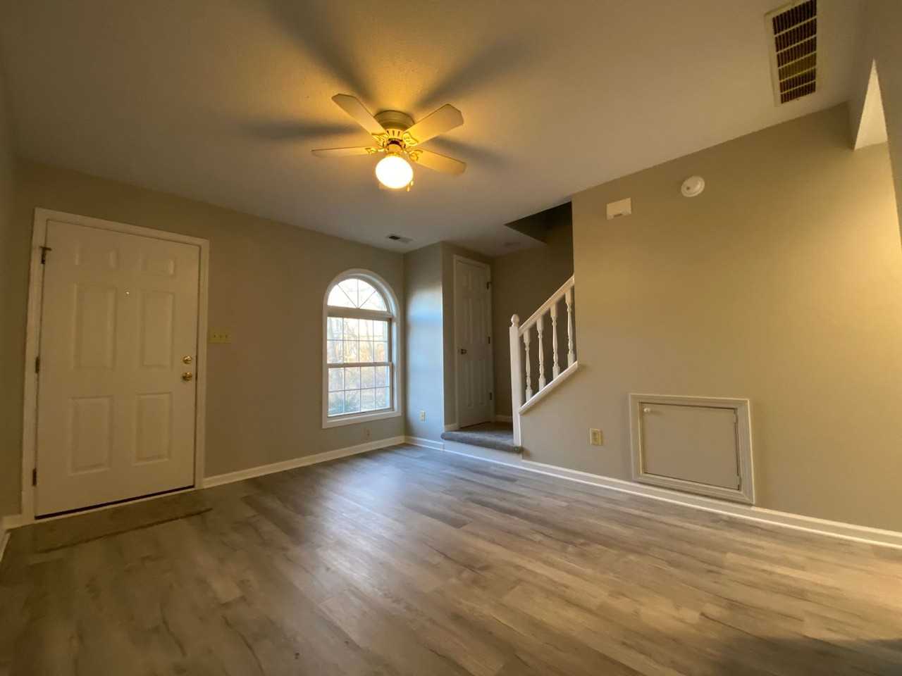 809 E Sherwood Hills Dr - Photo 3 of 10