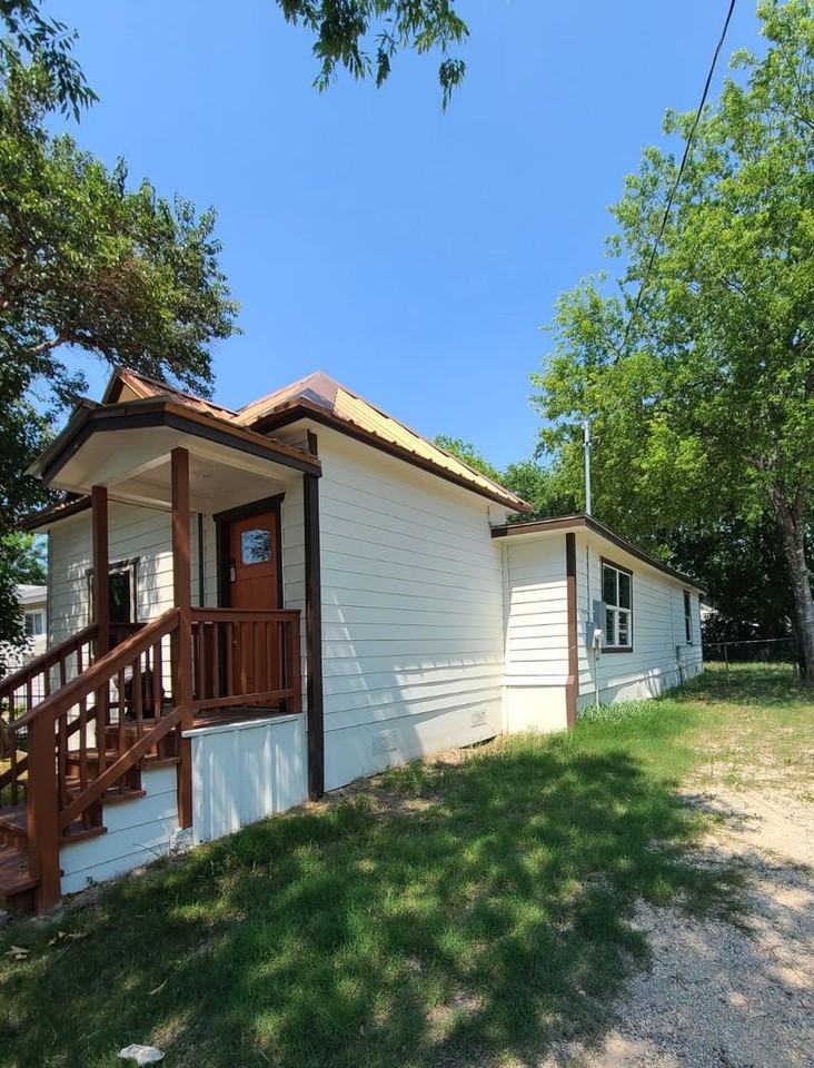 222 Spruce St - Photo 2 of 27