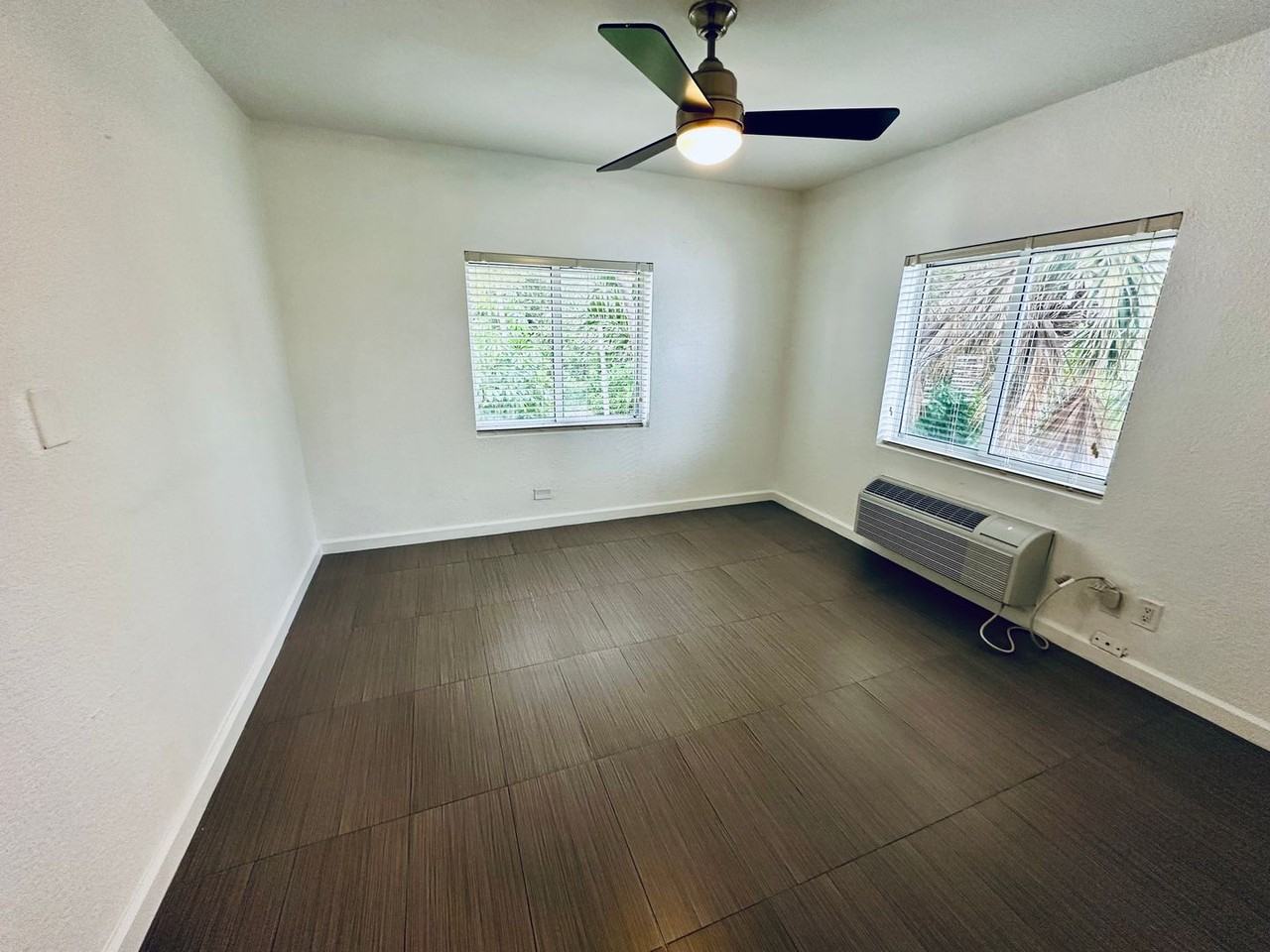 2901 Riomar St #206 - Photo 5 of 6