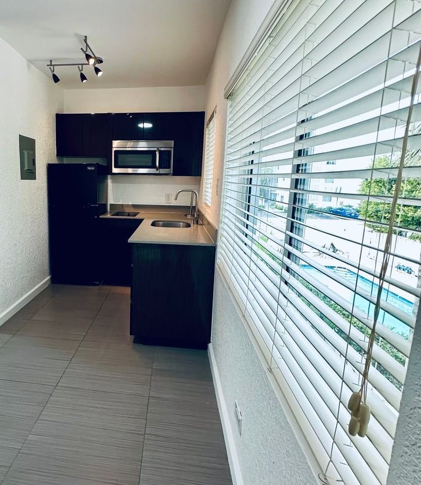 2901 Riomar St #206 - Photo 6 of 6