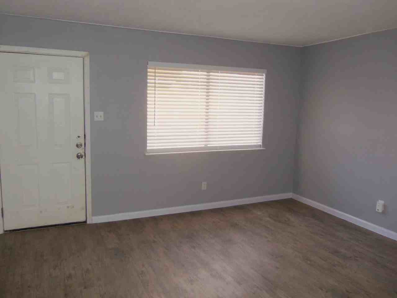 5217 Tahoe Trl #D - Photo 6 of 12