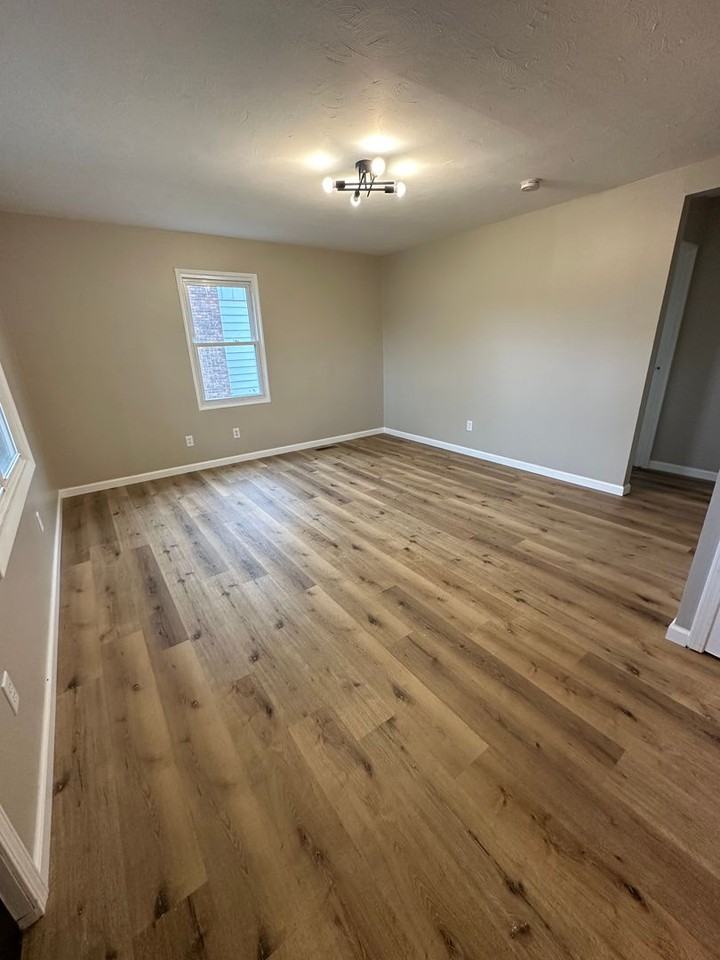 2506 Stevens Ave - Photo 2 of 10