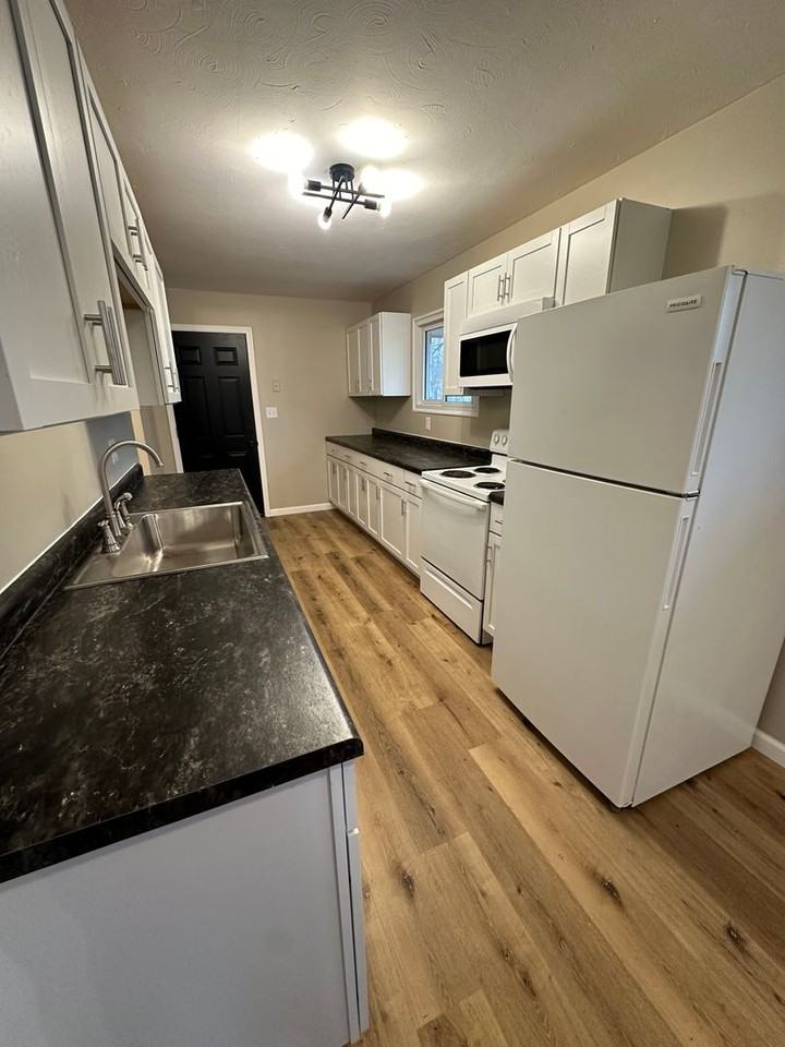 2506 Stevens Ave - Photo 3 of 10