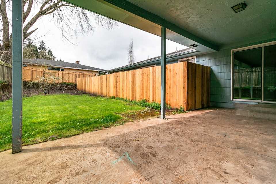 3910 Hilyard St - Photo 3 of 17