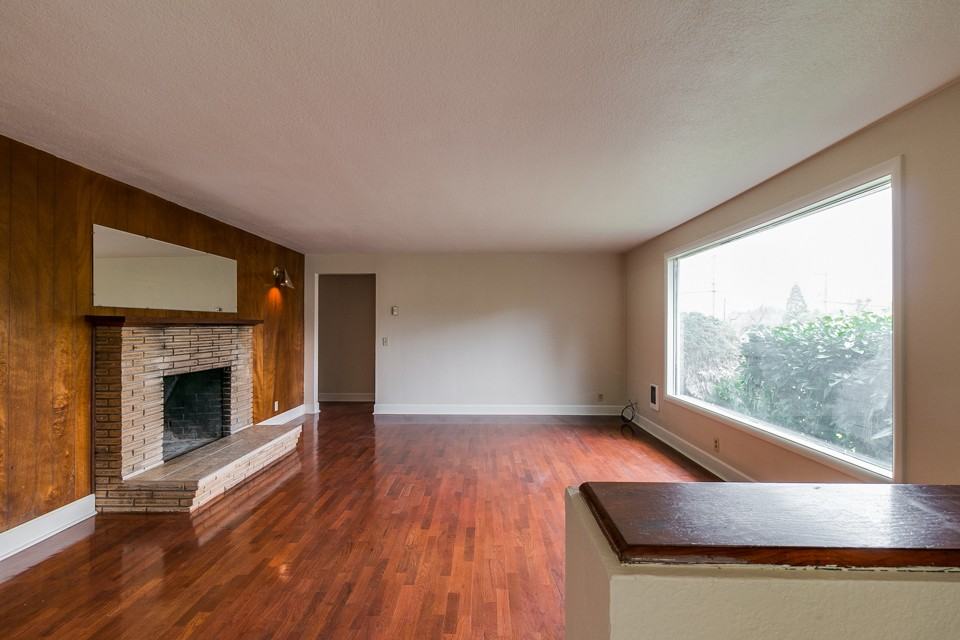 3910 Hilyard St - Photo 4 of 17